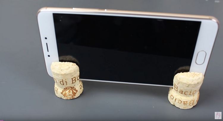 Wine Corks Clip