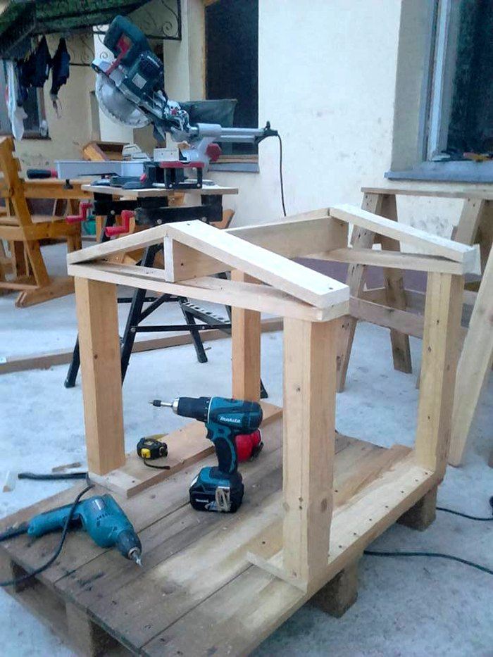 How to Build A Cool Pallet Dog House via 101 Pallet Ideas