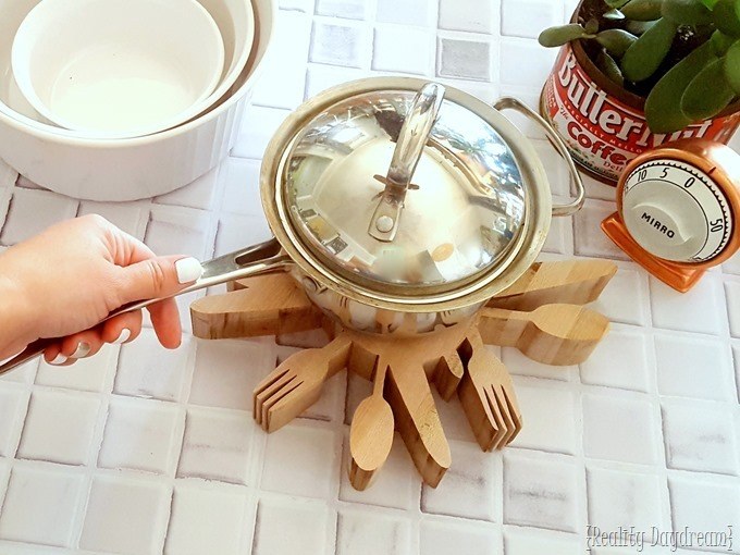 Butcherblock-Utensil-Trivet-DIY-Tutorial-Reality-Daydream