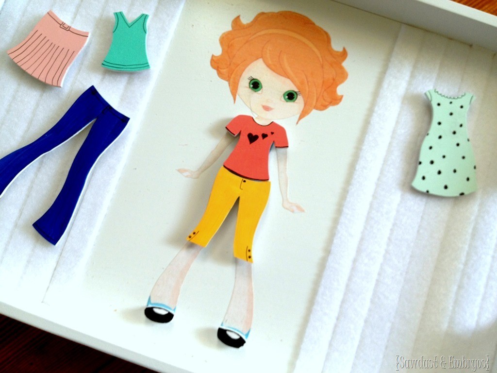 Paper-Doll-Tray-Tutorial-with-little-wooden-clothing-items...-completely-customizable-Sawdust-an
